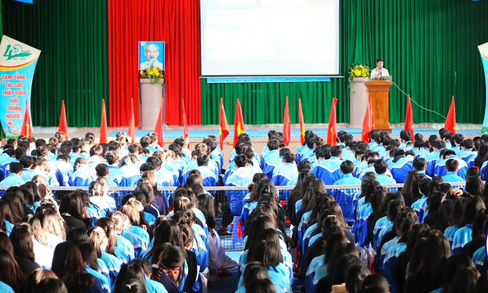 Các thông tin về biển đảo được truyền đạt đến đông đảo giáo viên, học sinh trên địa bàn TP Bảo Lộc
