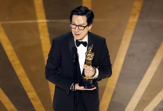Oscar 2023: Nam diễn viên Quan Kế Huy đoạt tượng vàng