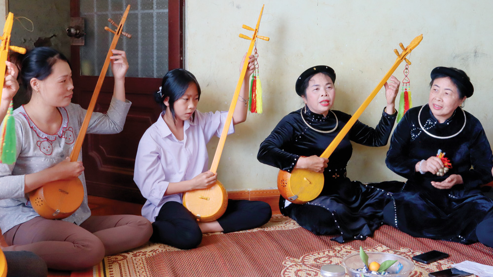 Câu lạc bộ Hát then, đàn tính xã Tân Thanh góp phần bảo tồn văn hóa truyền thống của dân tộc Tày, Nùng