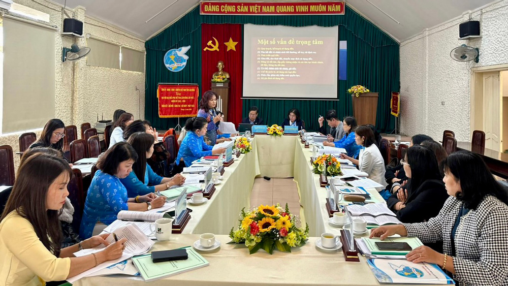 Hội LHPN tỉnh Lâm Đồng tổ chức Hội nghị lấy ý kiến các tầng lớp phụ nữ về dự thảo Luật Đất đai (sửa đổi)