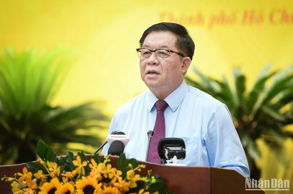 Đồng chí Nguyễn Trọng Nghĩa, Bí thư Trung ương Đảng, Trưởng Ban Tuyên giáo Trung ương, phát biểu tại hội nghị
