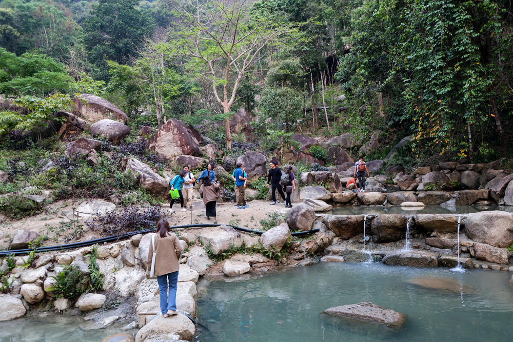 Chuẩn bị cho chương trình trải nghiệm “Suối khoáng nóng Daana” tại huyện Đam Rông