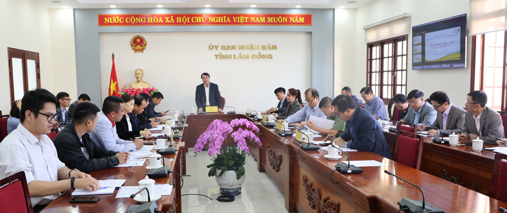 Phó Chủ tịch UBND tỉnh Phạm S chủ trì buổi làm việc báo cáo tiến độ Tuần lễ Vàng Du lịch Lâm Đồng