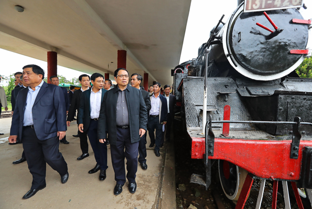 Thủ tướng Phạm Minh Chính cùng lãnh đạo các bộ, ngành, địa phương thăm tại ga Đà Lạt ngày 20/11/2022