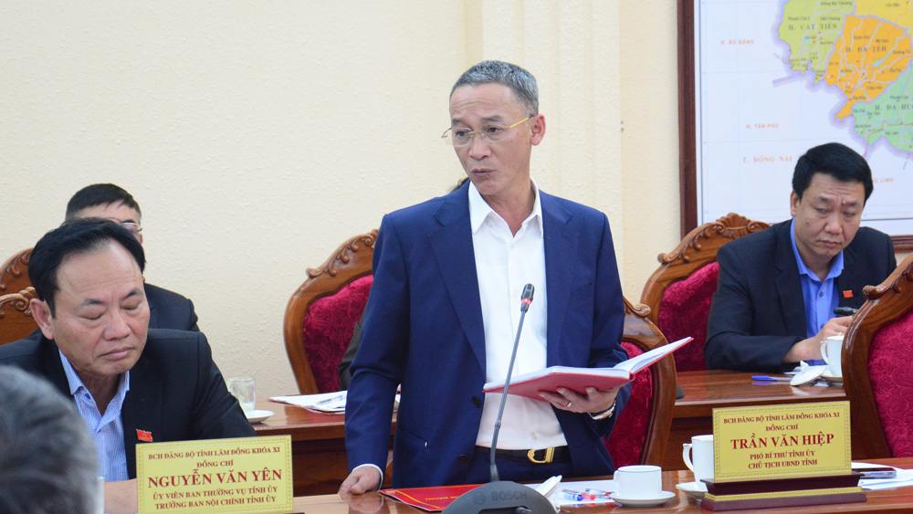 Đồng chí Trần Văn Hiệp - Phó Bí thư Tỉnh ủy, Chủ tịch UBND tỉnh Lâm Đồng phát biểu tại buổi làm việc
