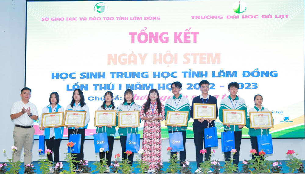 Kết thúc Ngày hội STEM học sinh trung học tỉnh Lâm Đồng: Khối Trung học cơ sở gây ấn tượng với nhiều sản phẩm hữu ích
