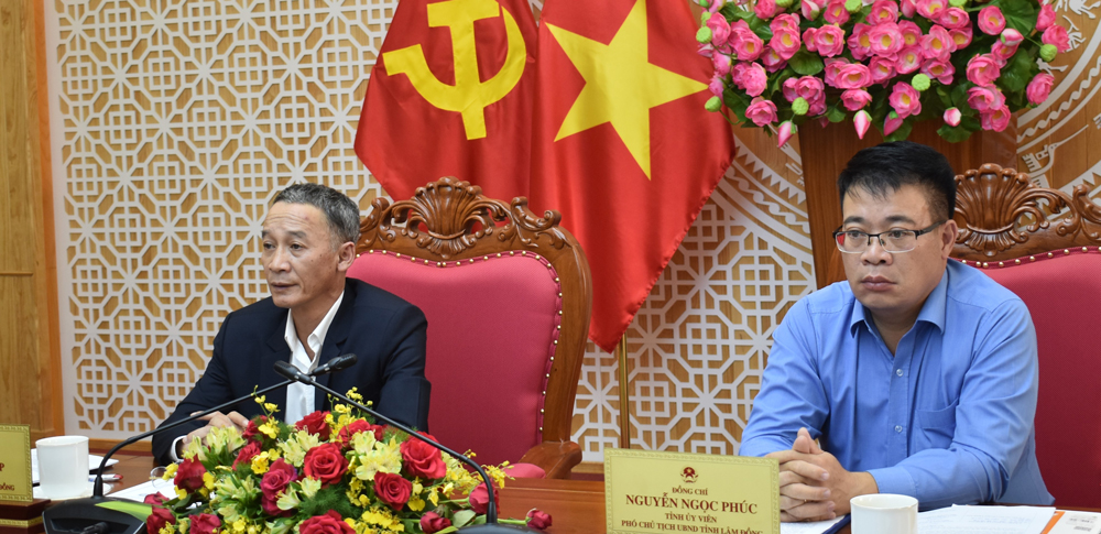 Chủ tịch UBND tỉnh Lâm Đồng Trần Văn Hiệp và Phó Chủ tịch UBND tỉnh Lâm Đồng Nguyễn Ngọc Phúc cùng chủ trì tại đầu cầu Lâm Đồng