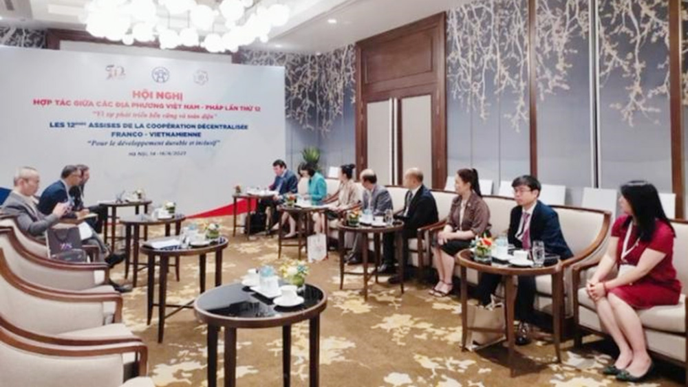 Đoàn công tác tỉnh Lâm Đồng trao đổi các chương trình hợp tác với lãnh đạo vùng Occitanie