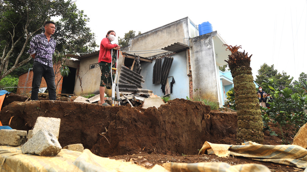 Bảo Lộc: Có hành vi múc đất trái phép làm sụt lún nghiêm trọng tại xã Lộc Nga