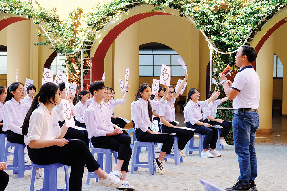 Học sinh, đoàn viên Trường THCS&THPT Chi Lăng, TP Đà Lạt thi tìm hiểu về lịch sử Đoàn TNCS Hồ Chí Minh và Nghị quyết Đại hội Đoàn tỉnh Lâm Đồng lần thứ XI