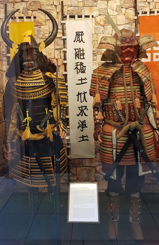 Trang phục vũ khí của chiến binh Samurai (tầng lớp sỹ quan và quý tộc) Nhật Bản