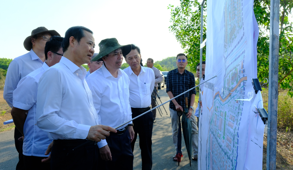 Quyền Bí thư Tỉnh ủy Nguyễn Thái Học đi khảo sát thực tế tại huyện Đạ Huoai