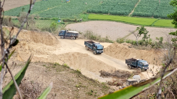 Những ngọn đồi  bị “bức tử” tại vựa rau lớn nhất tỉnh Lâm Đồng
