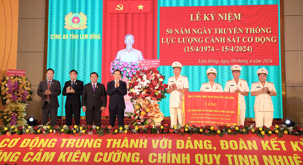 Công an Lâm Đồng long trọng tổ chức Lễ kỷ niệm 50 năm Ngày truyền thống lực lượng Cảnh sát Cơ động