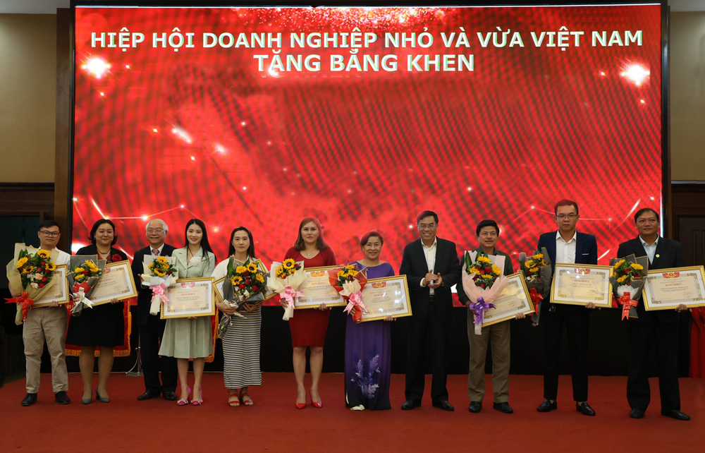 Các Doanh nghiệp nhận Bằng khen của Hiệp hội Doanh nghiệp nhỏ và vừa Việt Nam
