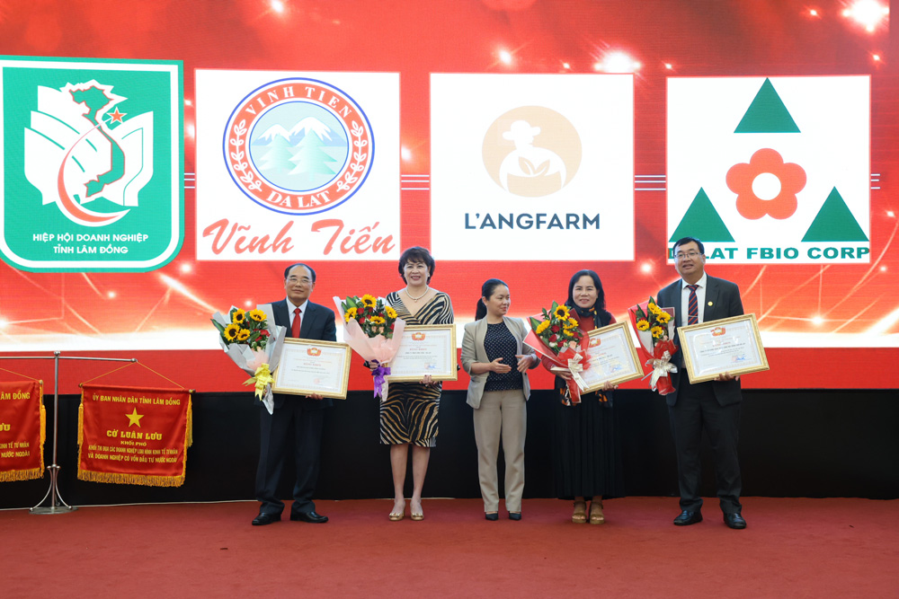 Các Doanh nghiệp nhận Bằng khen của Ủy ban MTTQVN tỉnh Lâm Đồng