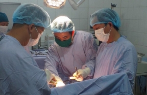 Phẫu thuật thành công cứu sống bệnh nhân bị thủng phổi và gan