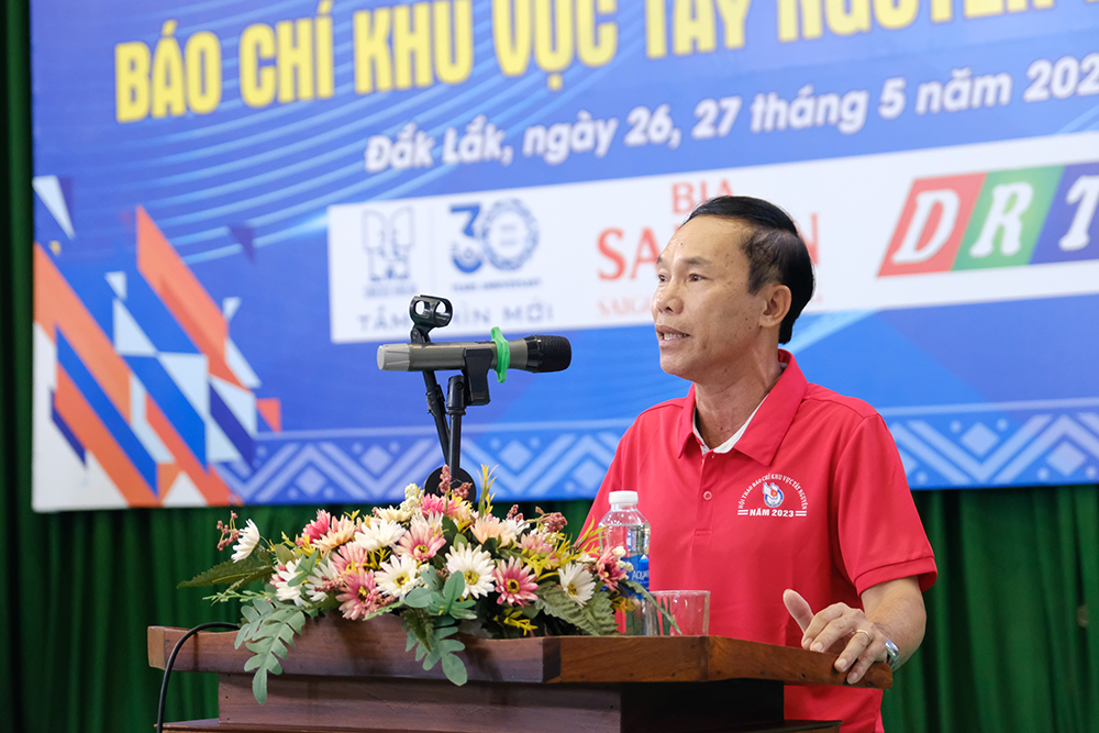 Ông Đinh Xuân Toản - Tổng Biên tập Báo Đắk Lắk, Trưởng Ban tổ chức Hội thao phát biểu khai mạc