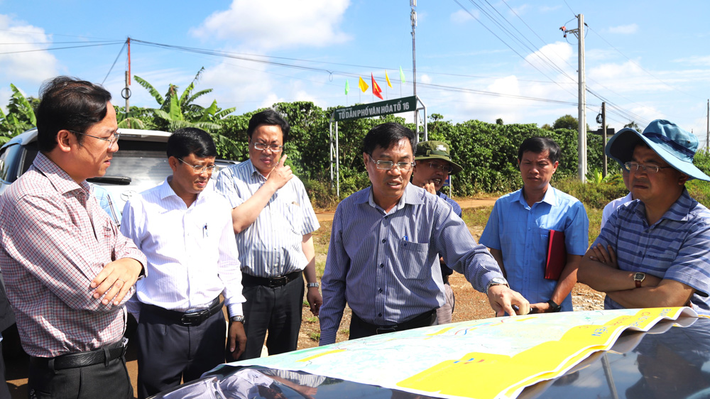 Kiểm tra thực tế hướng tuyến Dự án cao tốc Tân Phú - Bảo Lộc