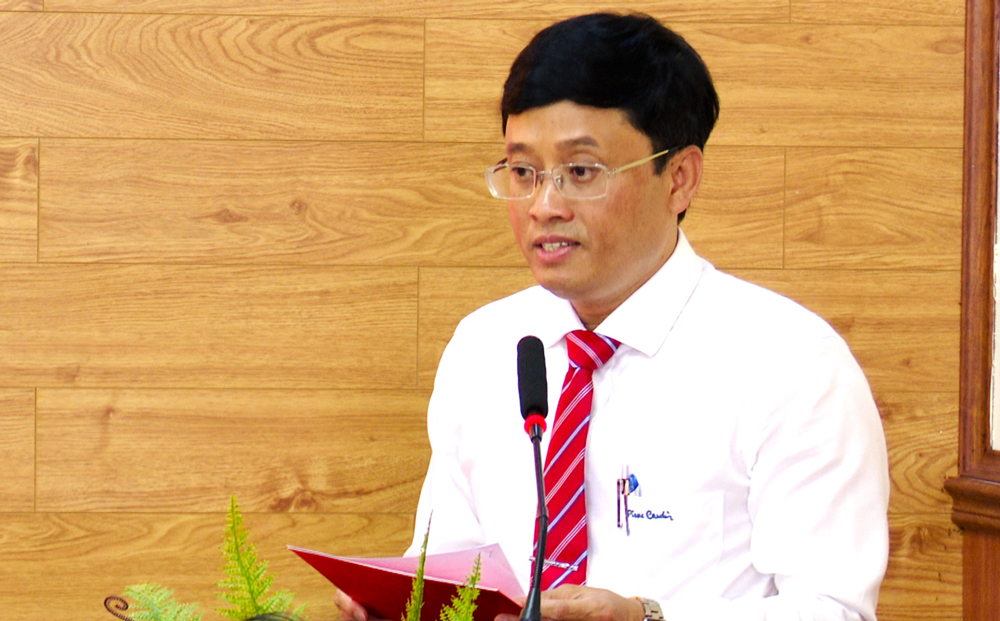 Đồng chí Trương Hoài Minh – tân Chủ tịch UBND huyện Bảo Lâm phát biểu nhận nhiệm vụ