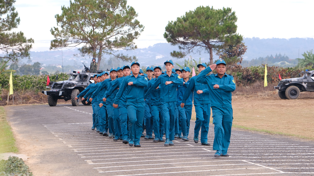 80 chiến sĩ dân quân thường trực của Ban CHQS 12 huyện, thành phố trong tỉnh đã tham gia khoá huấn luyện