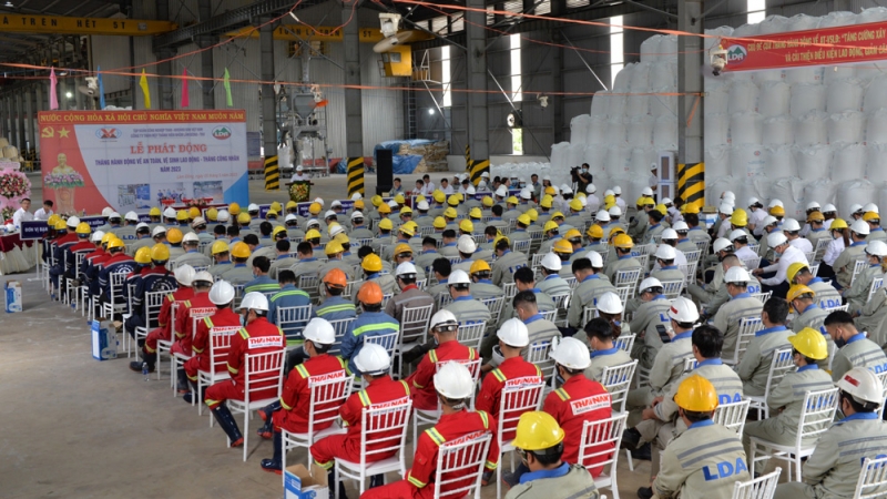 Công ty Nhôm Lâm Đồng phát động hưởng ứng Tháng hành động về ATVSLĐ và Tháng công nhân năm 2023