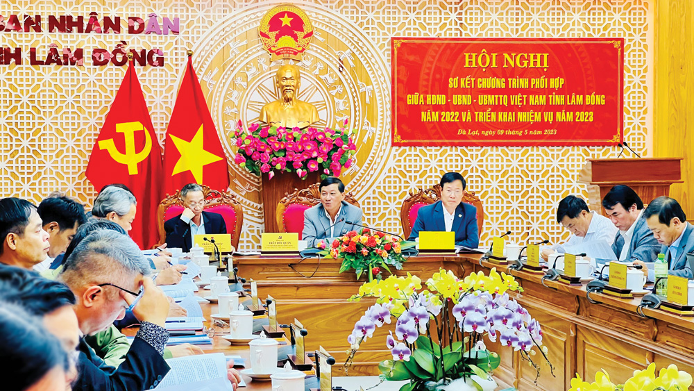 Lãnh đạo HĐND, UBND, Ủy ban MTTQ Việt Nam tỉnh chủ trì điều hành Hội nghị sơ kết chương trình phối hợp công tác giữa HĐND, UBND và Ủy ban MTTQ Việt Nam tỉnh năm 2022