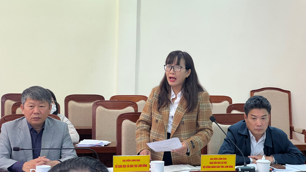Bà Phạm Thị Hồng Hải – Giám đốc Sở Giáo dục và Đào tạo tiếp thu, ghi nhận ý kiến góp ý và giải trình một số nội dung thuộc thẩm quyền