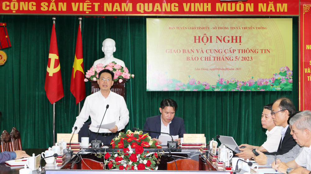 Đồng chí Trần Trung Hiếu – Phó Trưởng ban Thường trực Ban Tuyên giáo Tỉnh ủy kết luận hội nghị