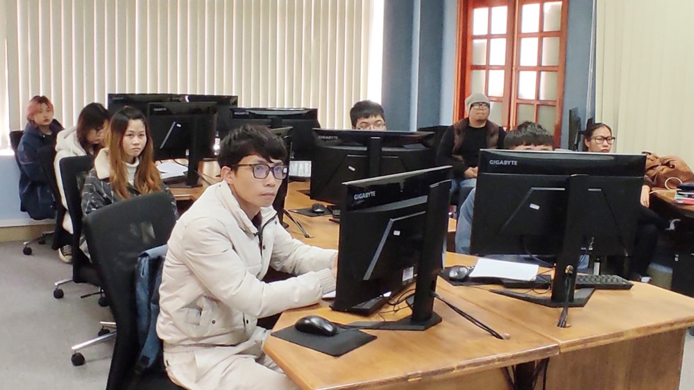 Trung tâm đồ hoạ Nami CG Đà Lạt hướng dẫn học viên trong giờ đào tạo