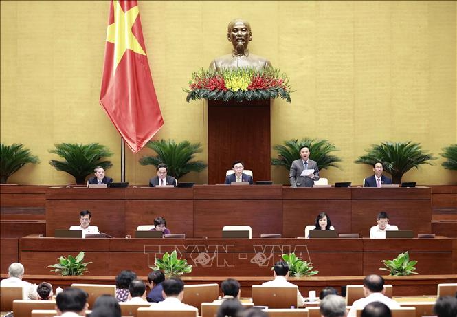 Phó Chủ tịch Quốc hội Nguyễn Khắc Định điều hành phiên thảo luận về việc sử dụng các nguồn lực phục vụ công tác phòng, chống dịch COVID-19