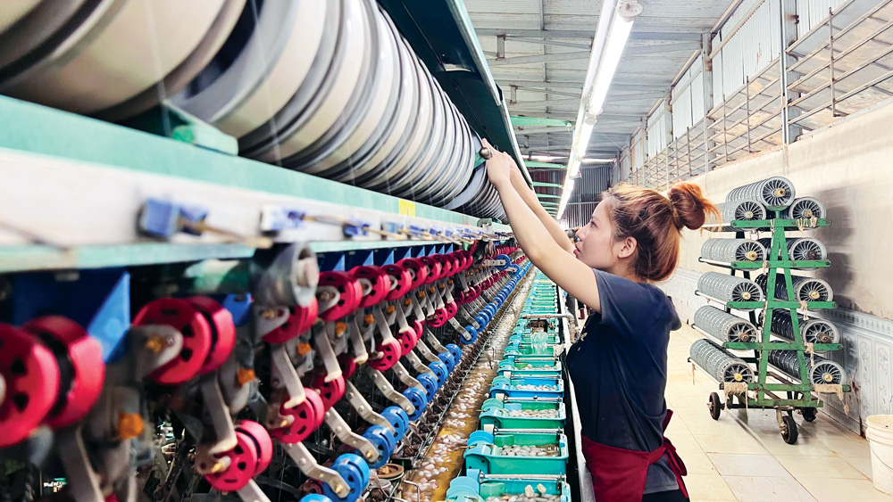 Các doanh nghiệp ươm tơ phát triển ở Lâm Đồng