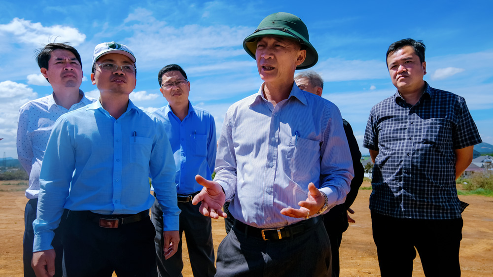 Chủ tịch UBND tỉnh Trần Văn Hiệp kiểm tra một số công trình trọng điểm và yêu cầu huyện Di Linh tập trung đẩy nhanh việc giải ngân vốn đầu tư công