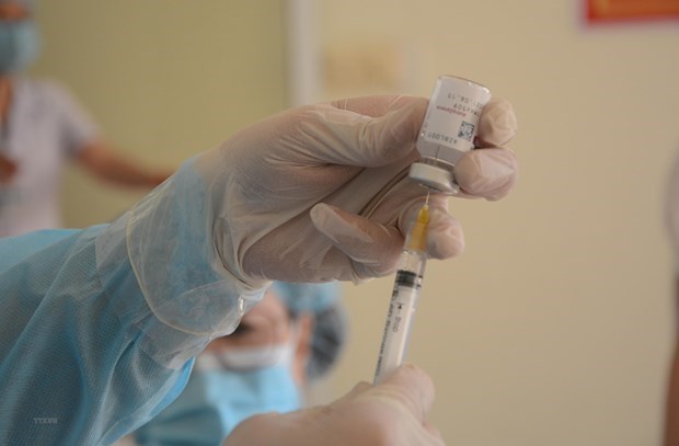 Tiêm vaccine ngừa COVID-19 cho người dân