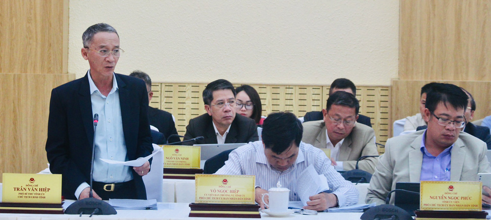 Chủ tịch UBND tỉnh Trần Văn Hiệp tiếp thu, giải trình làm rõ thêm một số nội dung thuộc thẩm quyền
