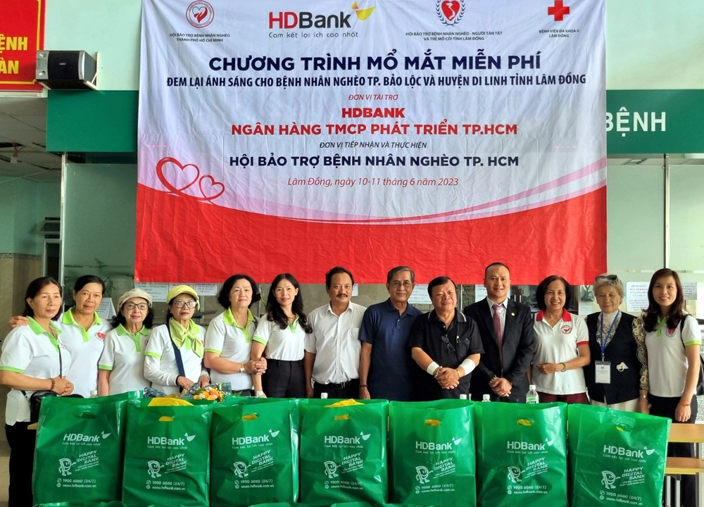 Chương trình “Đem lại ánh sáng cho bệnh nhân nghèo và người cao tuổi” tại Lâm Đồng