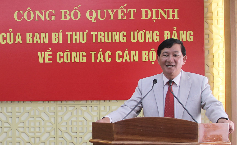 Bí thư Tỉnh ủy Lâm Đồng Trần Đức Quận phát biểu giao nhiệm vụ cho đồng chí Tôn Thiện Đồng