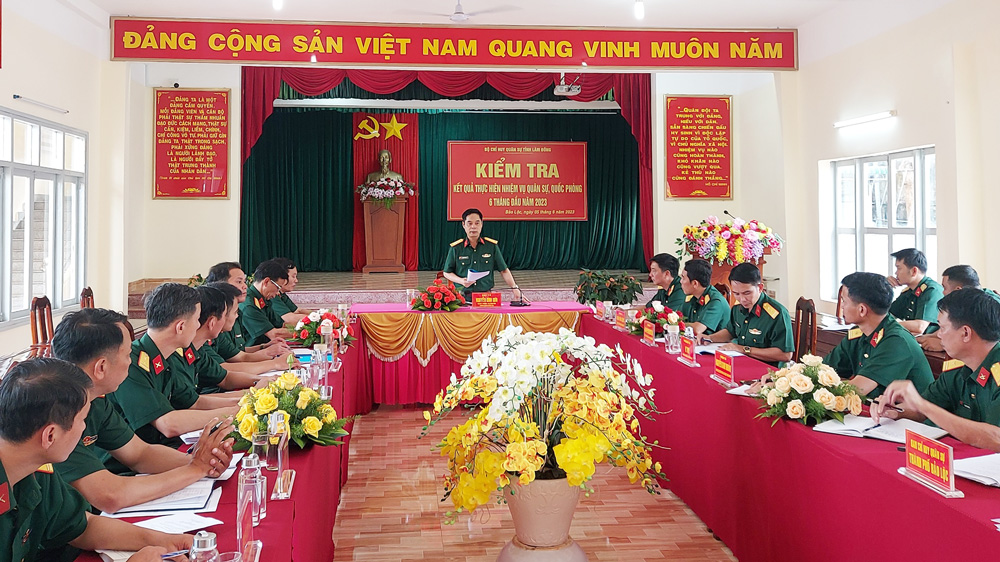 Bộ CHQS tỉnh kiểm tra công tác quân sự tại Bảo Lộc