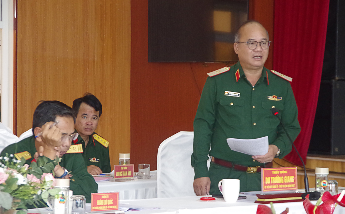 Thiếu tướng Du Trường Giang phát biểu chỉ đạo tại hội nghị