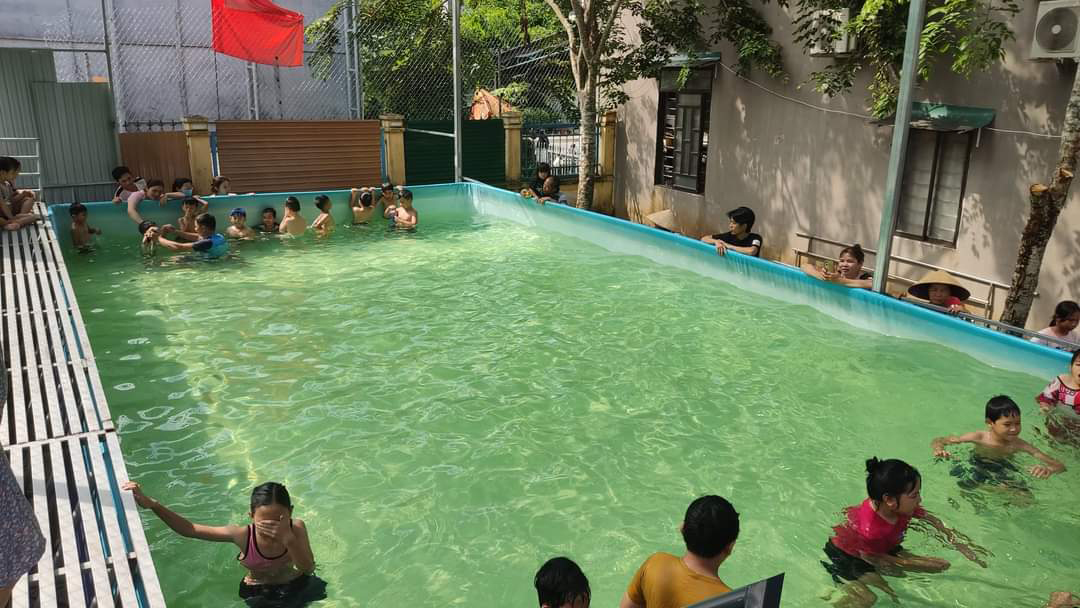 Cát Tiên: Dạy bơi miễn phí và tập huấn phòng tránh đuối nước cho học sinh và phụ huynh