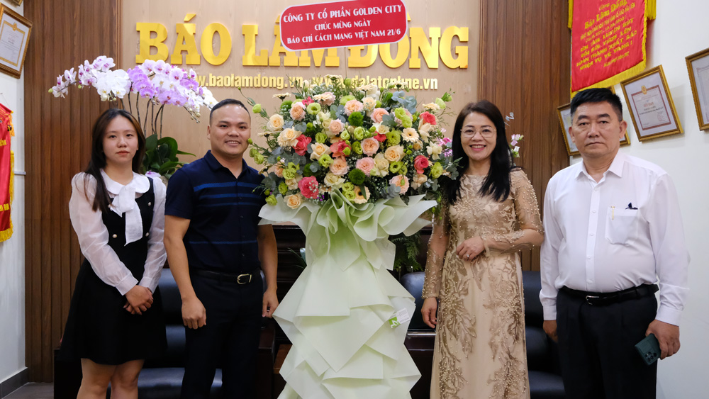 Công ty cổ phần Golden City chúc mừng Báo Lâm Đồng