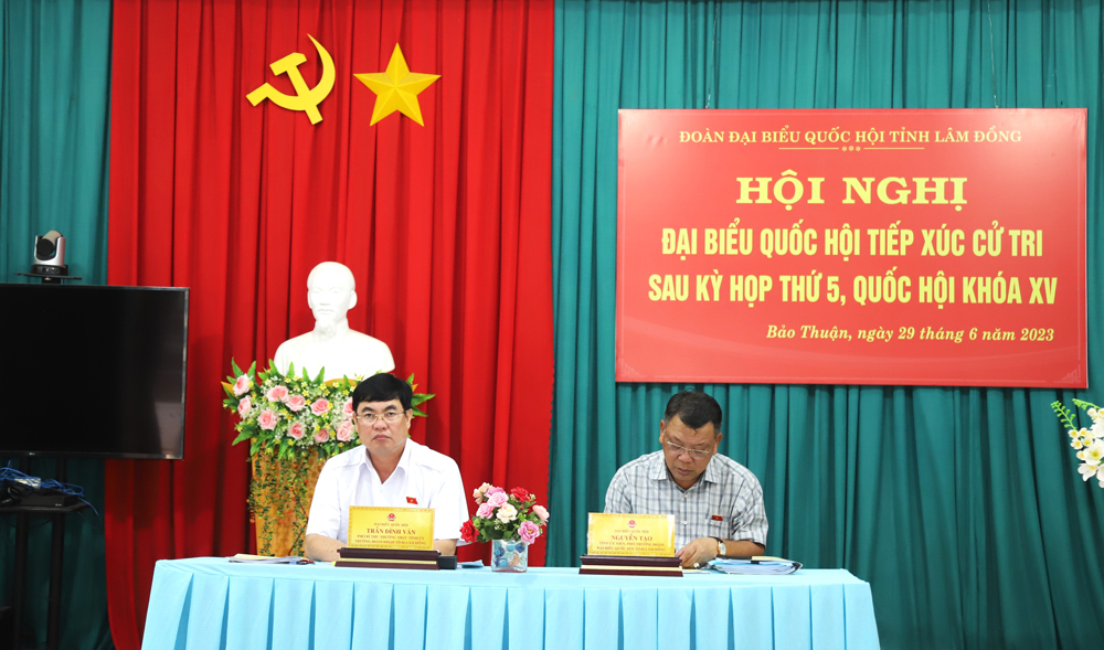 Đoàn ĐBQH tiếp xúc với cử tri xã Bảo Thuận (huyện Di Linh)
