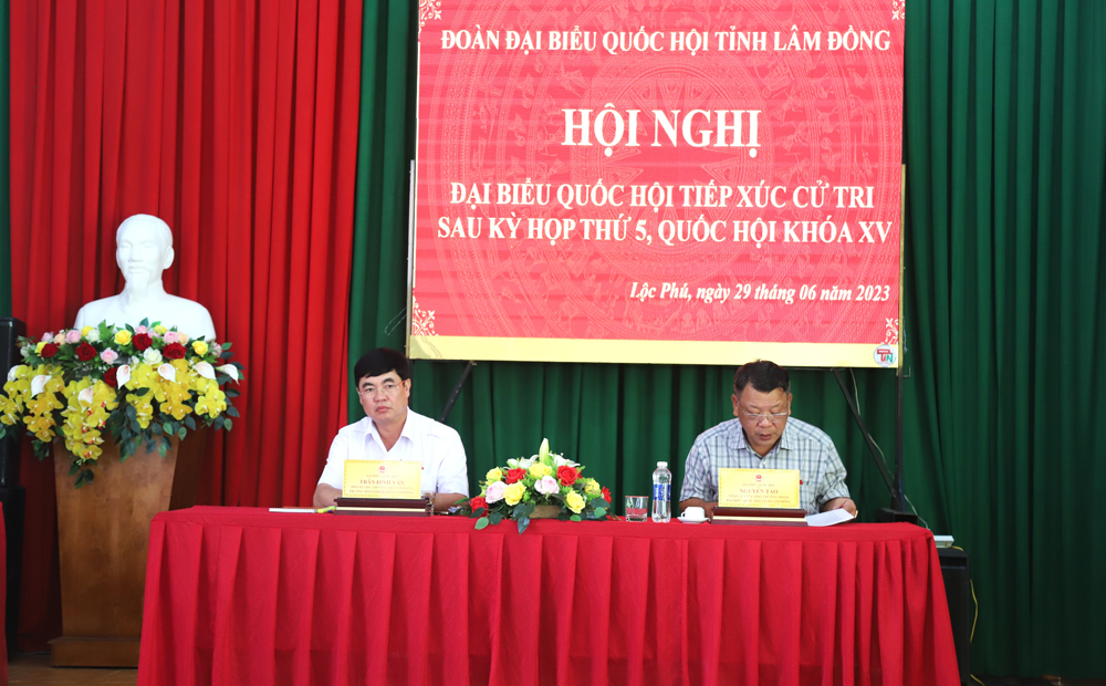 Đoàn ĐBQH tiếp xúc với cử tri xã Lộc Phú (huyện Bảo Lâm)