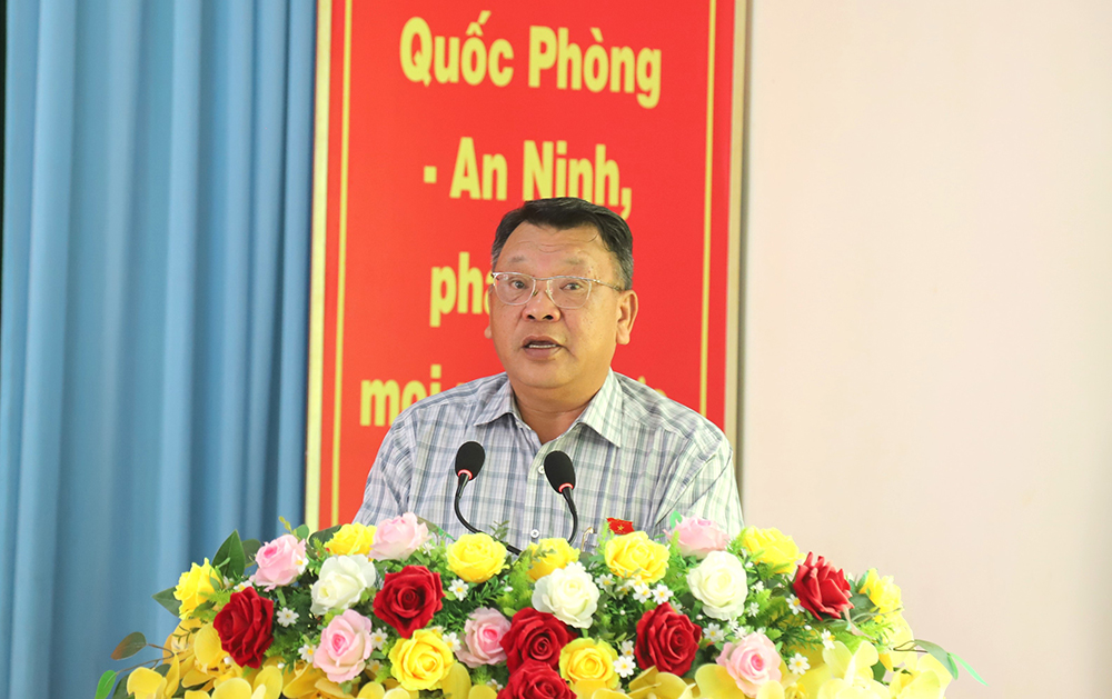 Ông Nguyễn Tạo – Phó trưởng Đoàn ĐBQH đơn vị tỉnh Lâm Đồng báo cáo kết quả Kỳ họp thứ 5, Quốc hội khóa XV với cử tri Lộc Phú