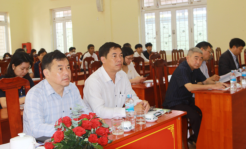 Lãnh đạo các sở, ban, ngành; lãnh đạo TP Bảo Lộc tham dự buổi tiếp xúc cử tri