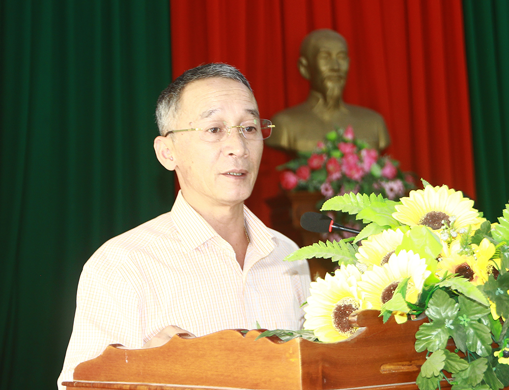 Chủ tịch UBND tỉnh Lâm Đồng Trần Văn Hiệp ghi nhận, tiếp thu và giải thích rõ ràng về các kiến nghị của cử tri