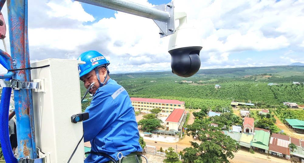 Camera tầm cao được lắp đặt tại xã Lộc Ngãi (huyện Bảo Lâm) để quản lý, giám sát các lĩnh vực trên địa bàn