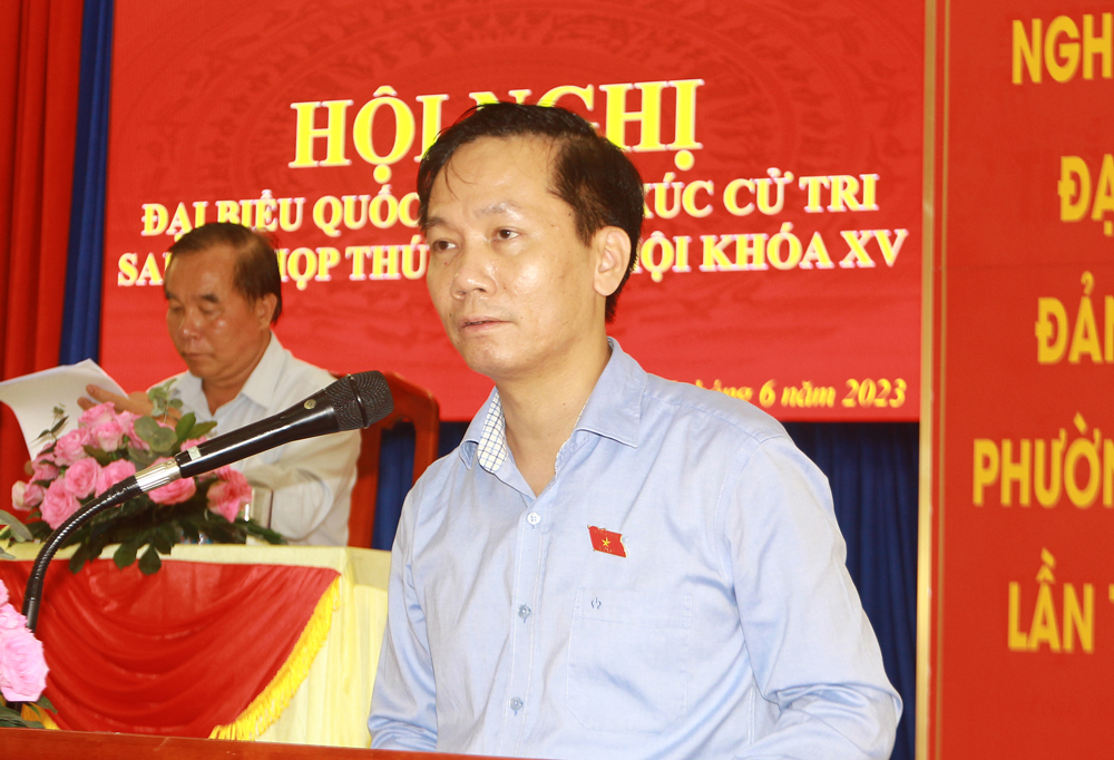 Ông Lâm Văn Đoan – Phó Chủ nhiệm Ủy ban Xã hội của Quốc hội tiếp thu, ghi nhận, giải trình ý kiến kiến nghị của cử tri
