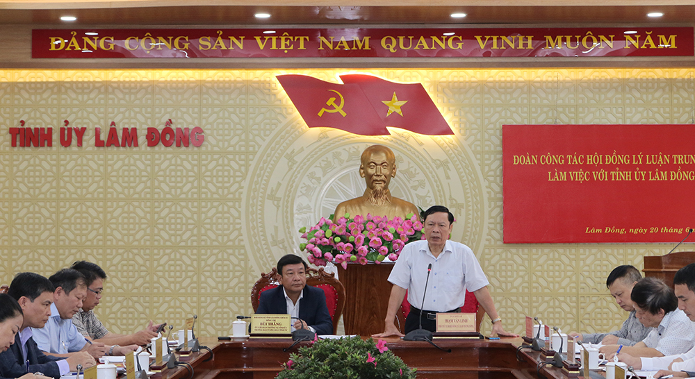 PGS, TS Phạm Văn Linh – Phó Chủ tịch Hội đồng Lý luận Trung ương phát biểu tại buổi tọa đàm