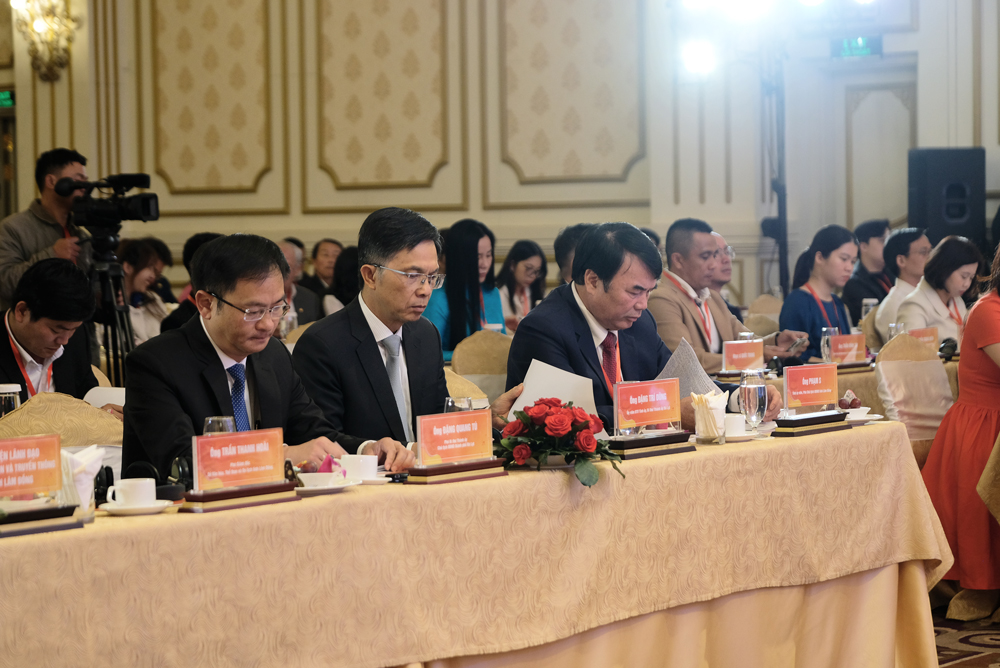 Lãnh đạo tỉnh và lãnh đạp thành phố Đà Lạt tham dự hội thảo
